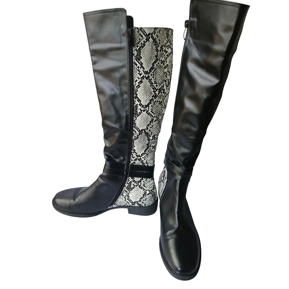 Black Snakeskin Knee High Boots Gold Buckle Straps Low Heel Round Toe‎ Zip Up 10